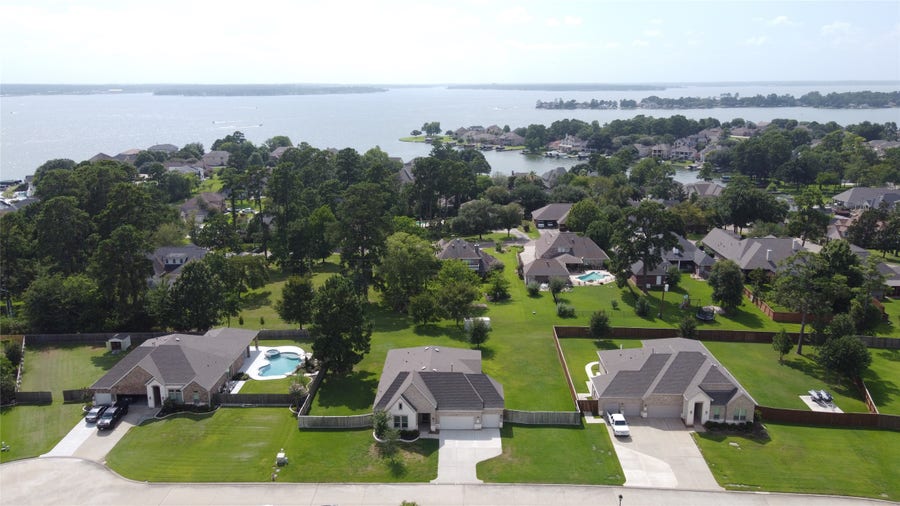 Property photo for 6038 Leeward Island Drive, Conroe, TX