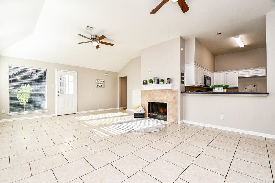 Property photo for 1307 E April Rain Court, Missouri City, TX