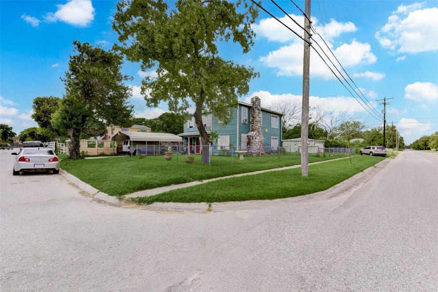 Property photo for 1202 Hunter Drive, Texas City, TX