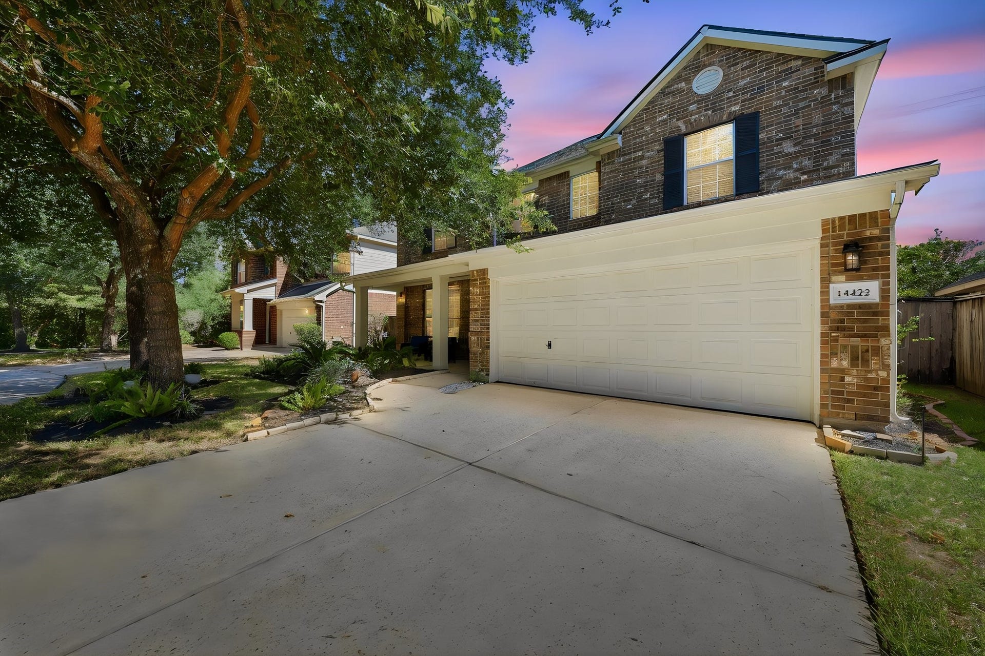 Welcome to 14422 Andrews Ridge Lane in the established master planned community of Fall Creek!
