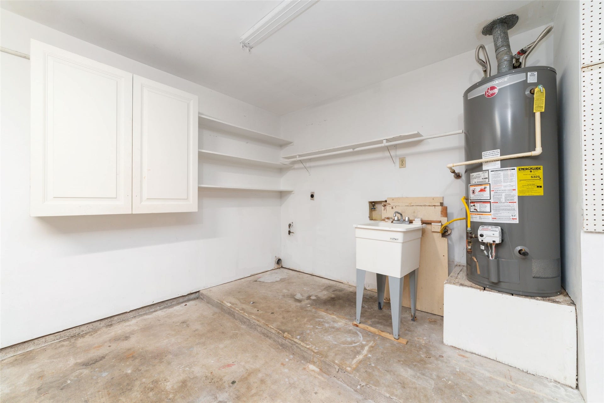 7235 Londres Drive, Houston, TX 77083 7235 Londres Drive, Houston, TX 77083