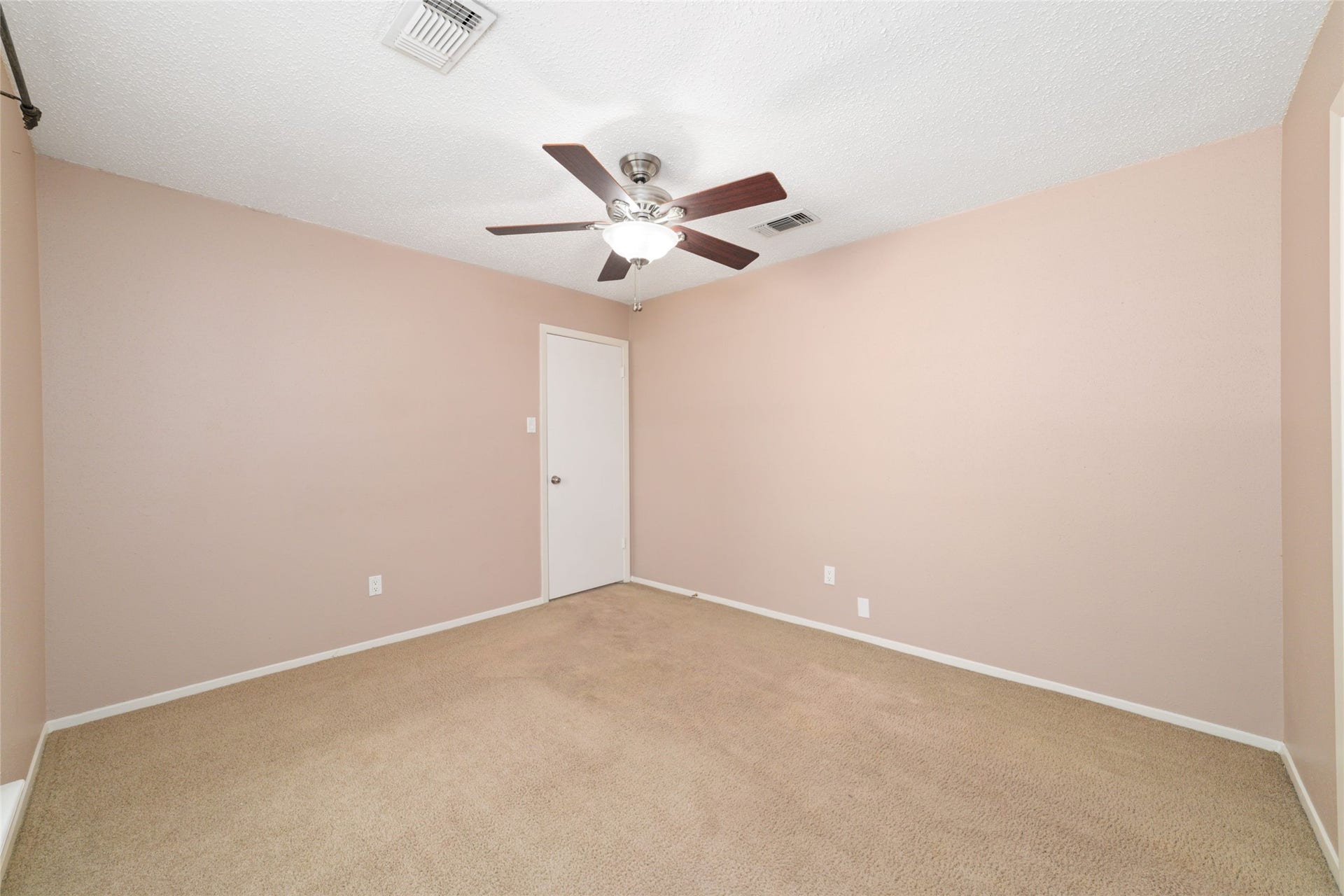 7235 Londres Drive, Houston, TX 77083 7235 Londres Drive, Houston, TX 77083