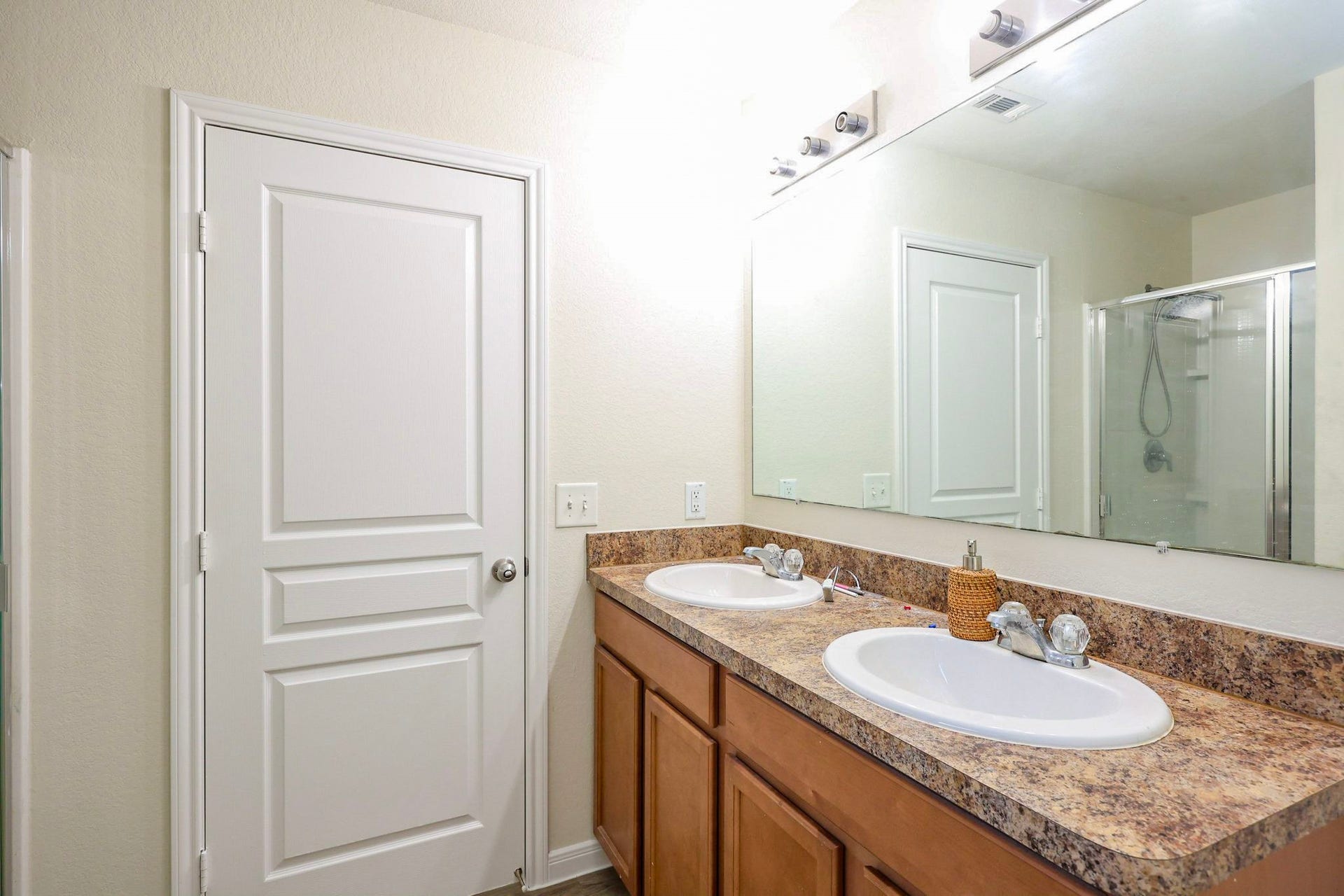 10014 Orchid Spring Lane, Houston, TX 77044 10014 Orchid Spring Lane, Houston, TX 77044