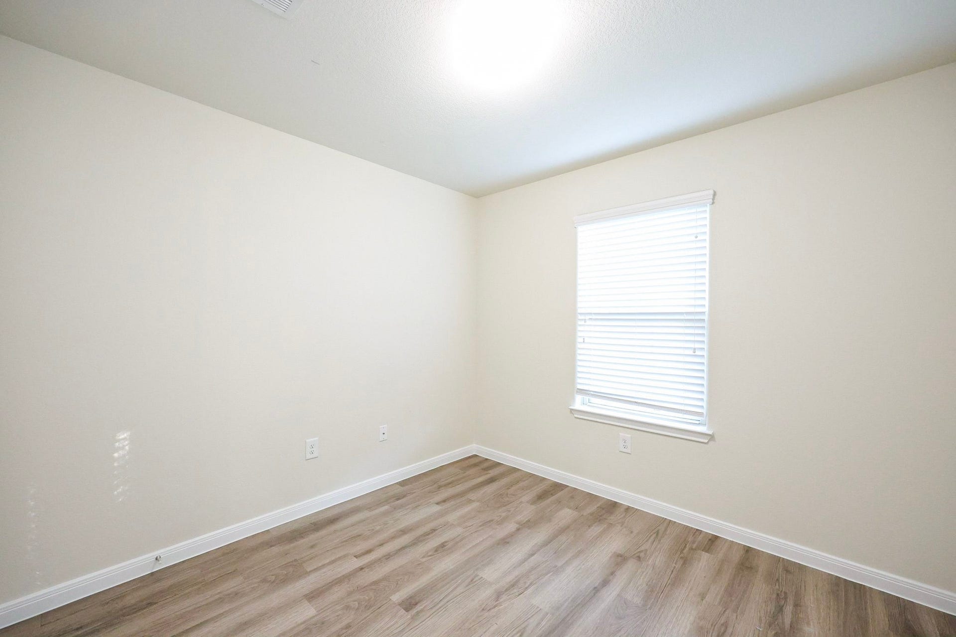 10014 Orchid Spring Lane, Houston, TX 77044 10014 Orchid Spring Lane, Houston, TX 77044