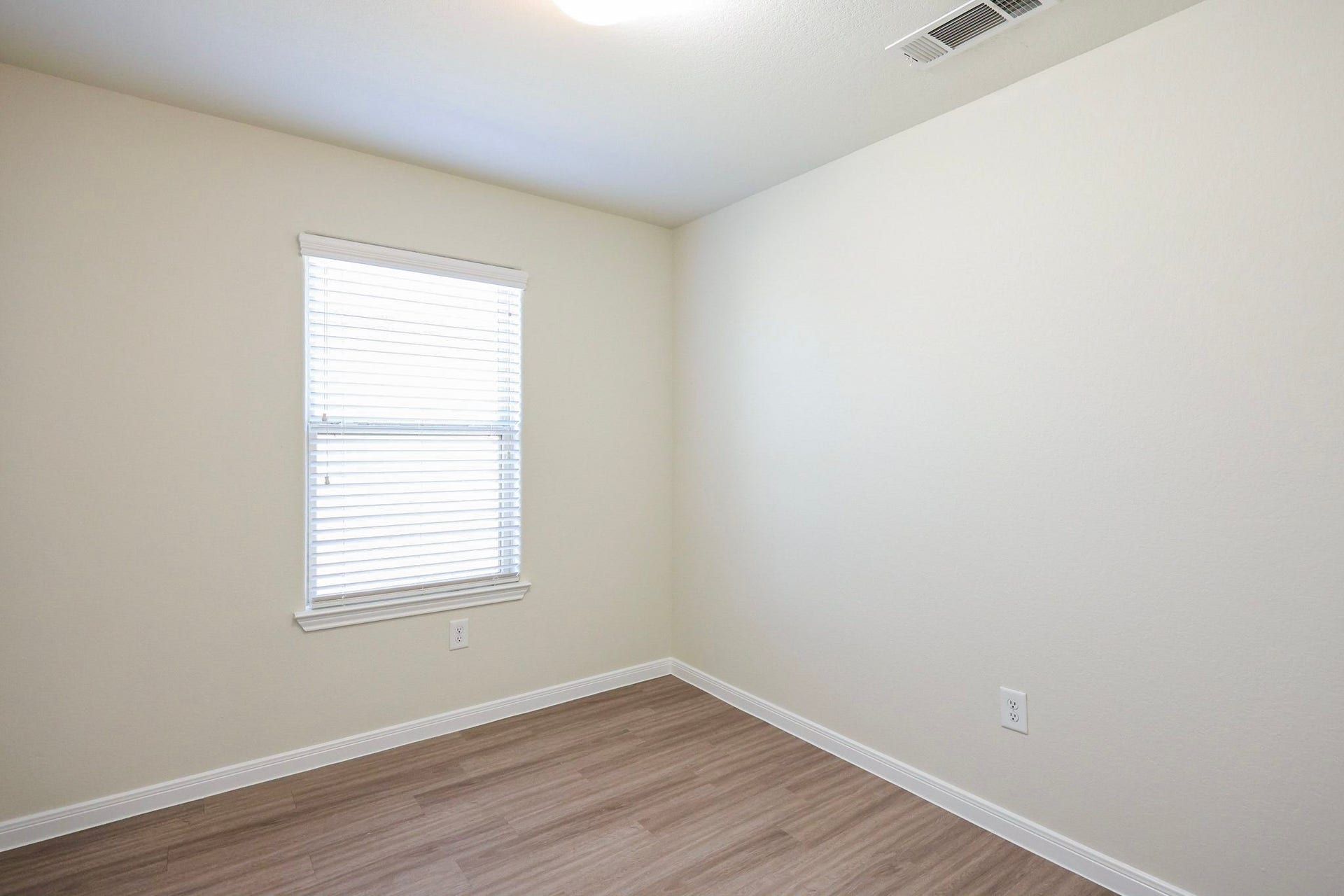 10014 Orchid Spring Lane, Houston, TX 77044 10014 Orchid Spring Lane, Houston, TX 77044