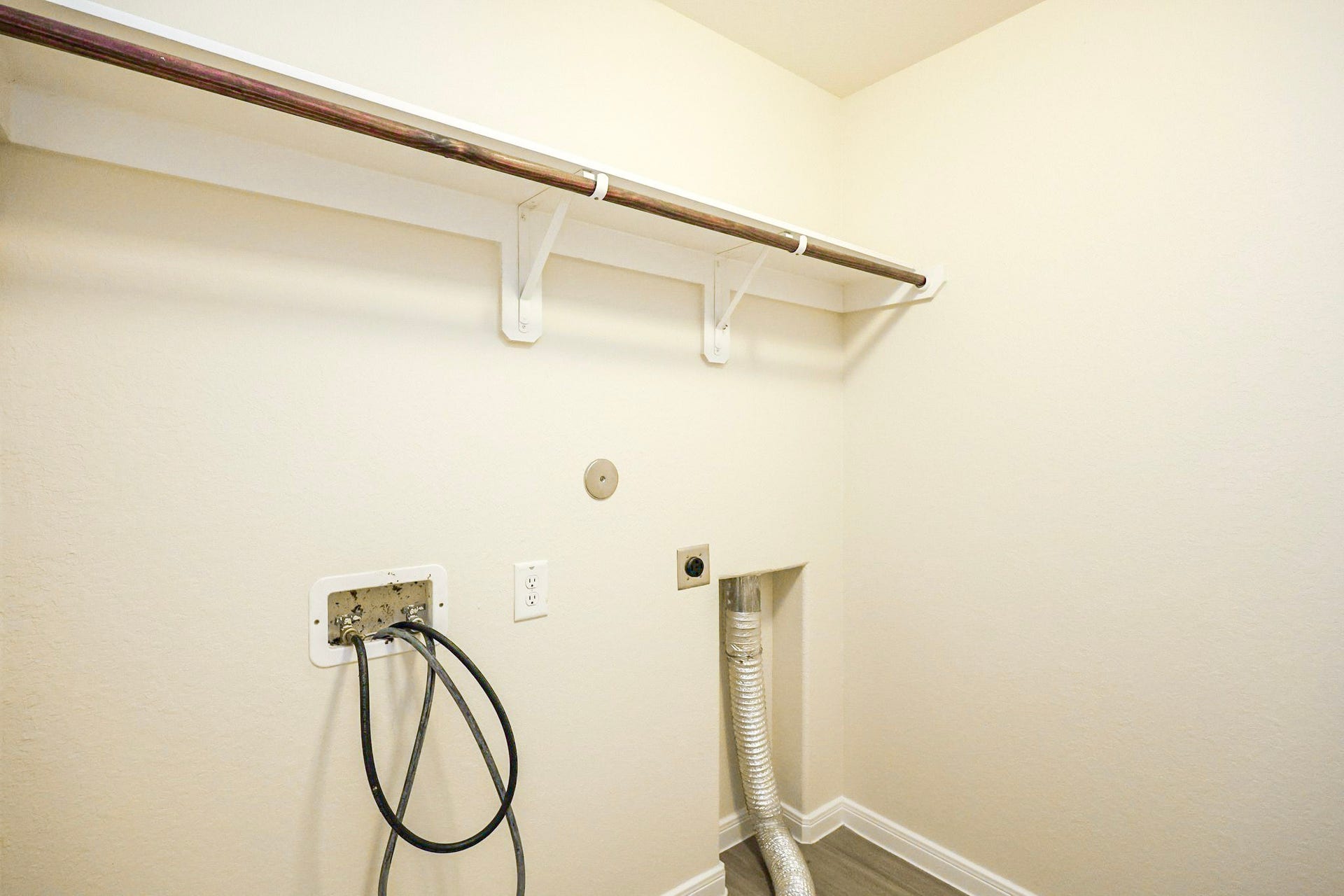 10014 Orchid Spring Lane, Houston, TX 77044 10014 Orchid Spring Lane, Houston, TX 77044