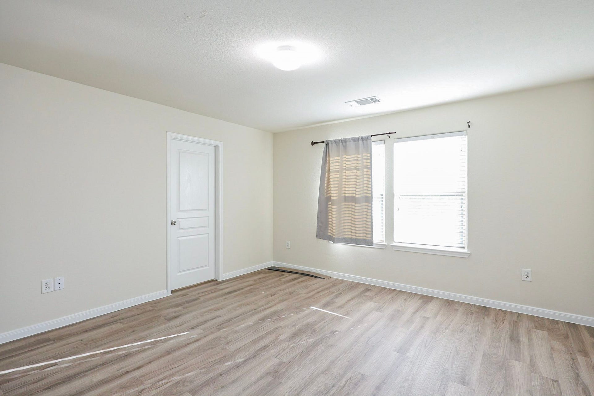 10014 Orchid Spring Lane, Houston, TX 77044 10014 Orchid Spring Lane, Houston, TX 77044