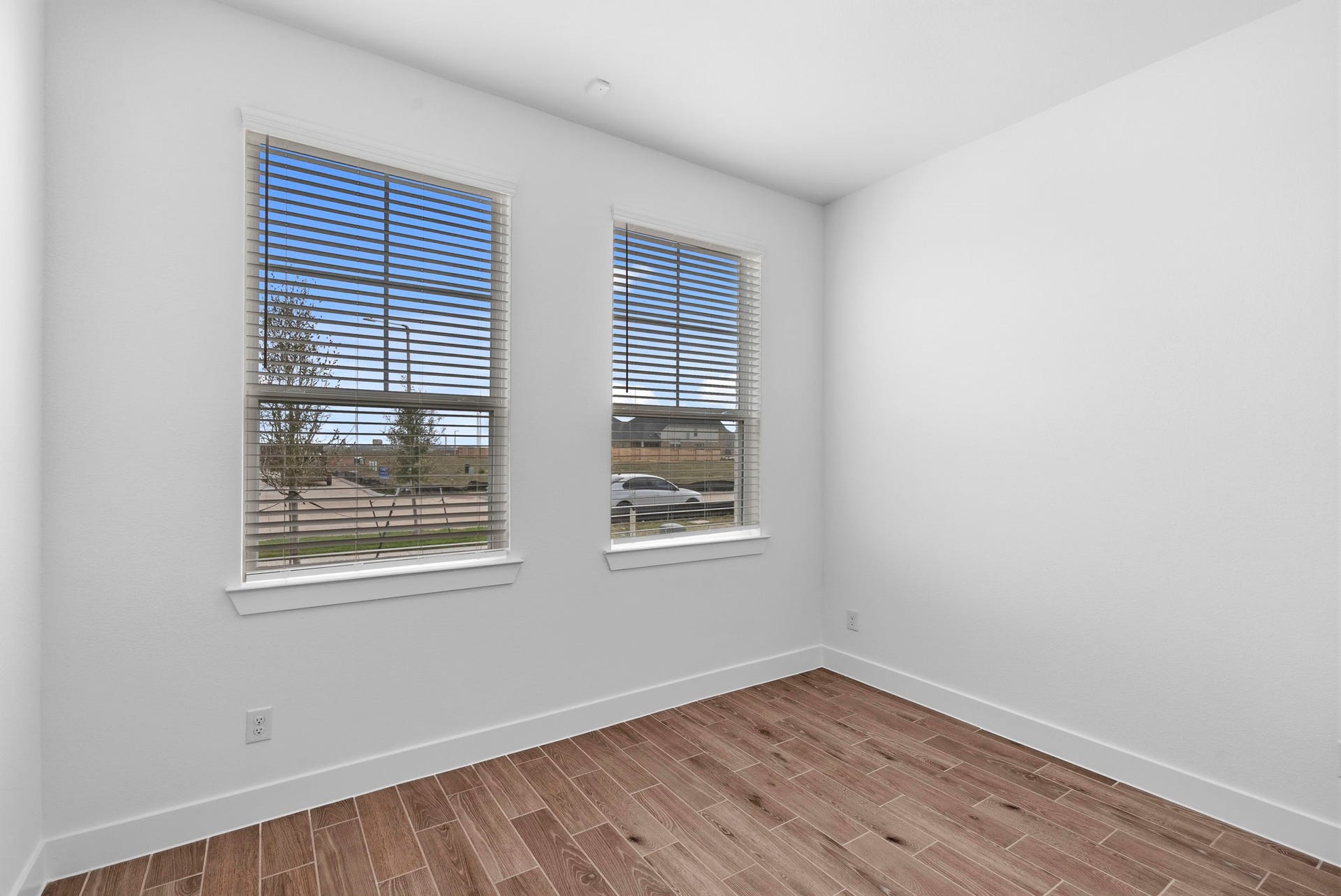4709 Barkley Cove Drive, Texas City, TX 77591 Photos are REPRESENTATIVE of the home /floor plan and are NOT of the actual home. Selections, features, and room options vary.