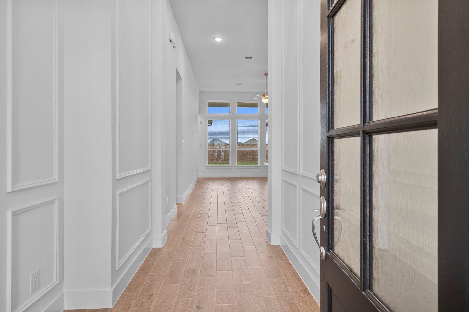 4709 Barkley Cove Drive, Texas City, TX 77591 Photos are REPRESENTATIVE of the home /floor plan and are NOT of the actual home. Selections, features, and room options vary.