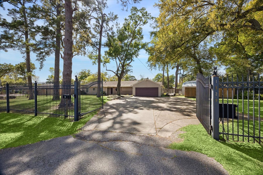 Property photo for 1829 Campbell Road, Houston, TX