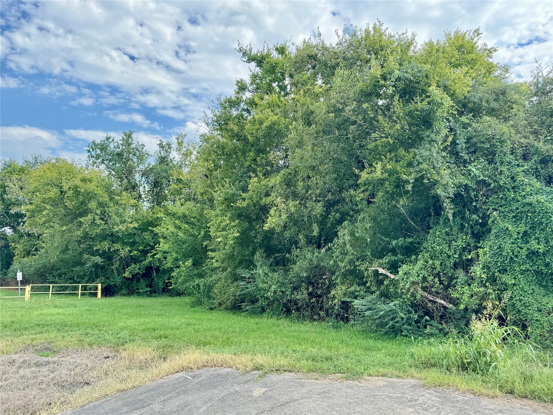 4201 AVENUE J, Santa Fe, TX 77510 4201 AVENUE J, Santa Fe, TX 77510
