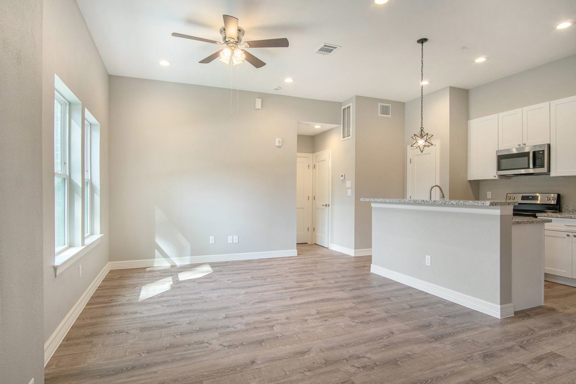 5262 Ella Boulevard, #100A, Houston, TX 77018