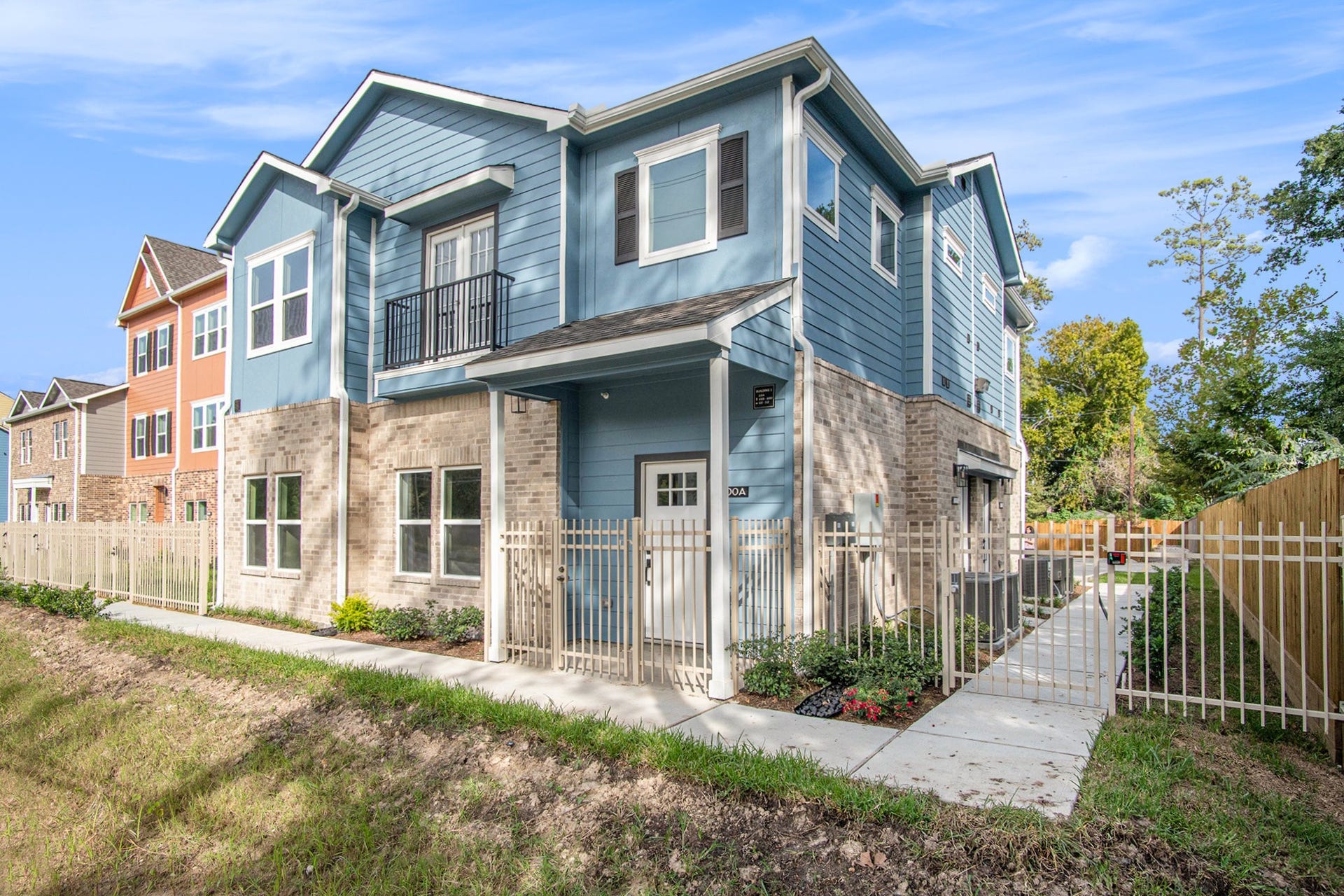 5262 Ella Boulevard, #100A, Houston, TX 77018