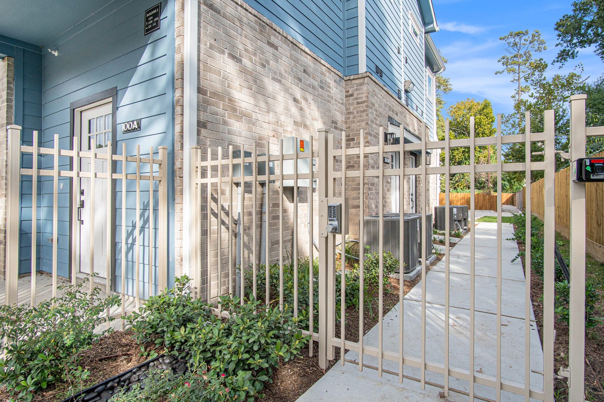 5262 Ella Boulevard, #100A, Houston, TX 77018