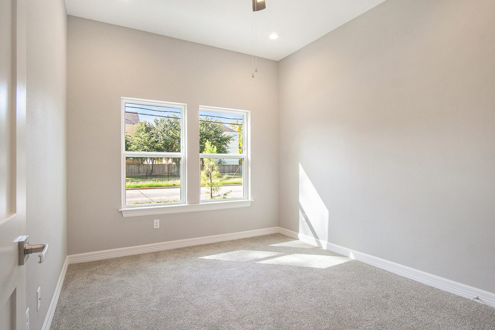5262 Ella Boulevard, #100A, Houston, TX 77018