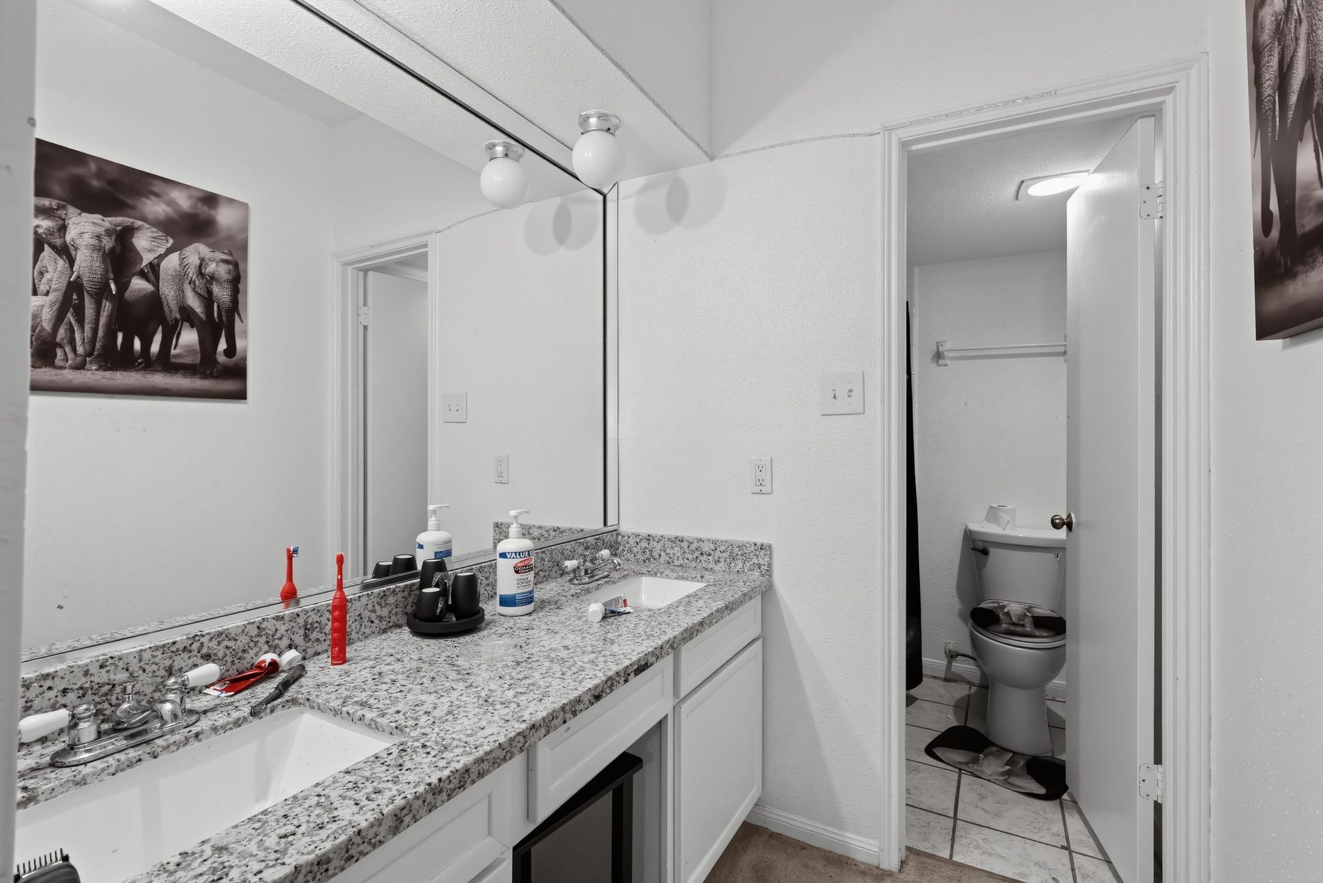 2100 Tanglewilde Street, #384, Houston, TX 77063 2100 Tanglewilde Street, #384, Houston, TX 77063