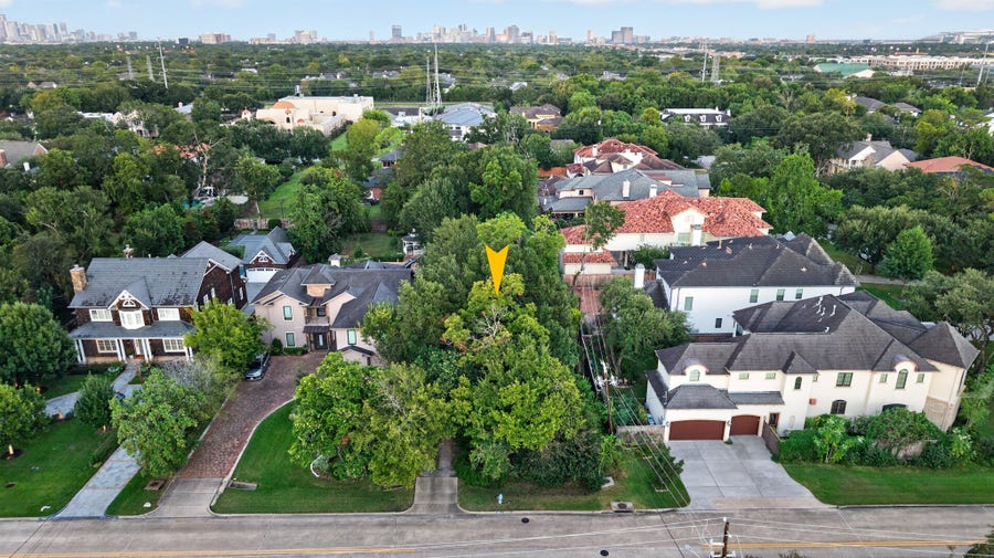 Property photo for 6405 Newcastle Street, Bellaire, TX
