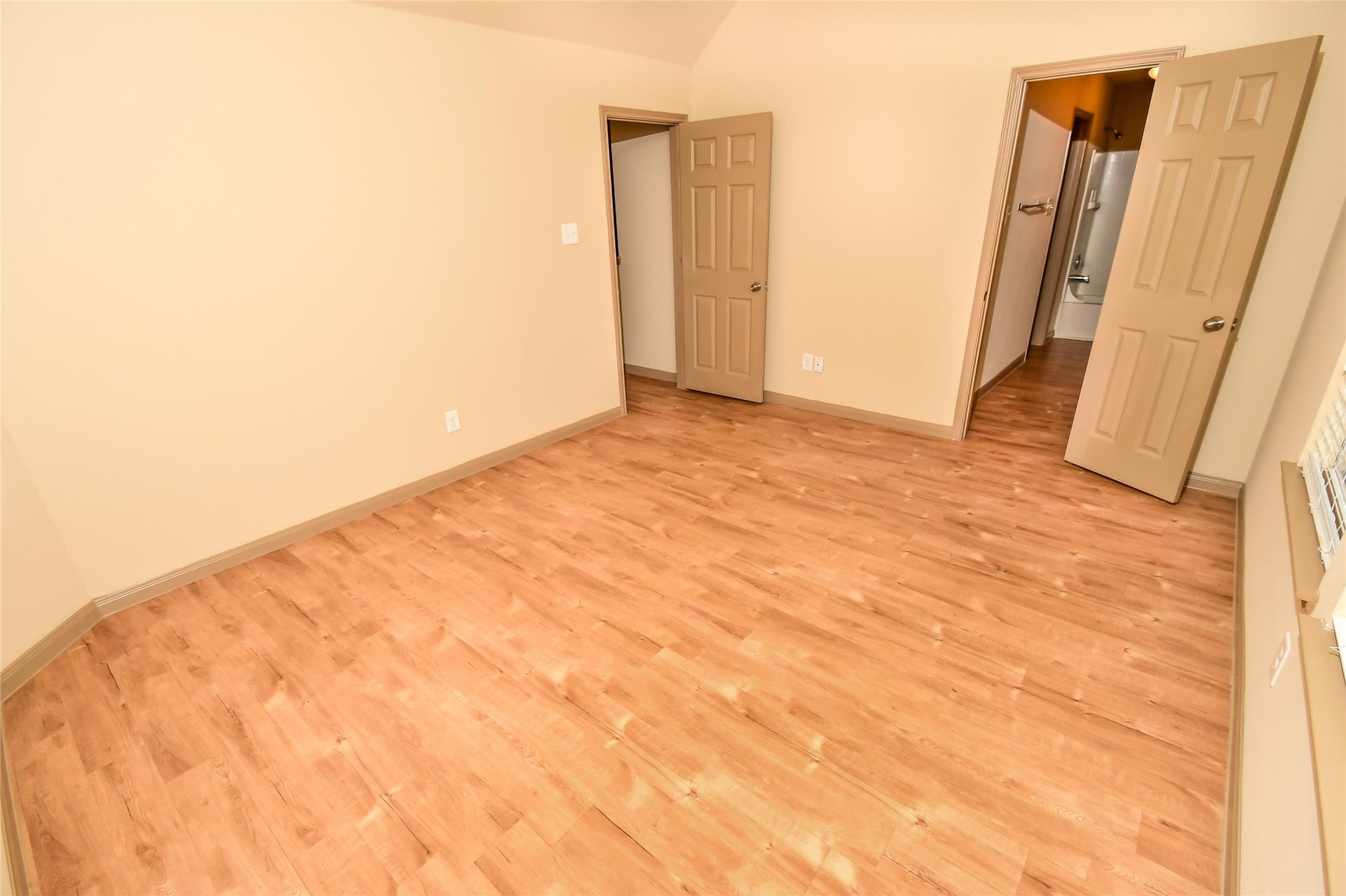 2307 Kolby Way, Houston, TX 77073 Photos may be representative of the floor plan and not the exact home. Finishes, layout, and features of the actual property for lease may vary.