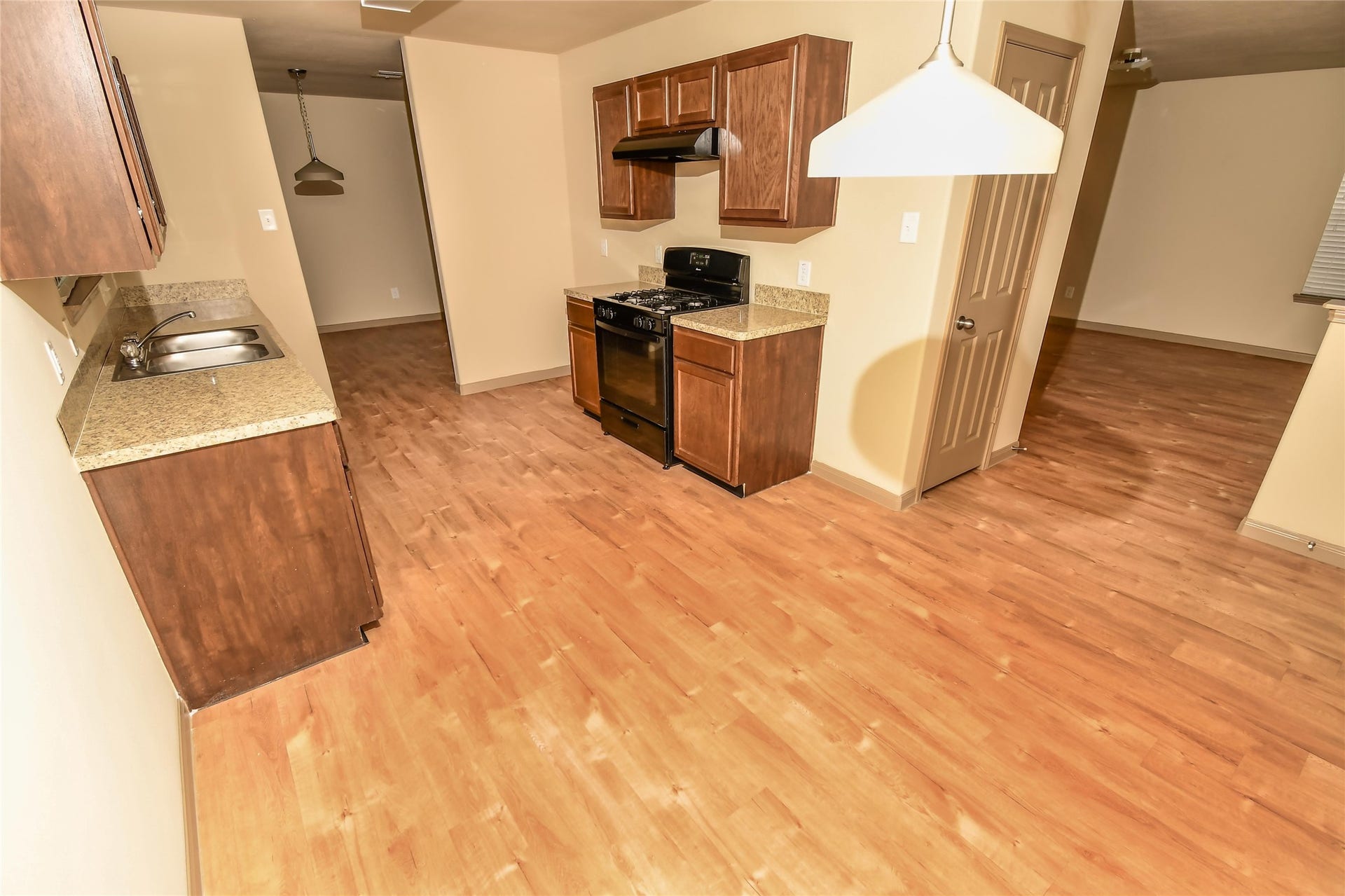2307 Kolby Way, Houston, TX 77073 Photos may be representative of the floor plan and not the exact home. Finishes, layout, and features of the actual property for lease may vary.