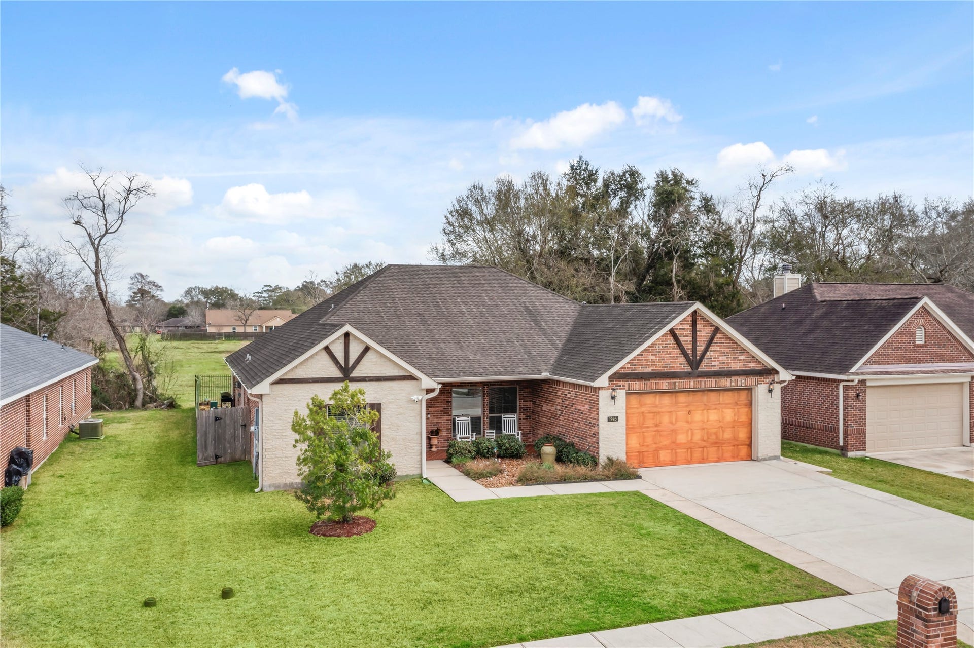 1995 Brentwood Drive, Alvin, TX 77511 1995 Brentwood Drive, Alvin, TX 77511