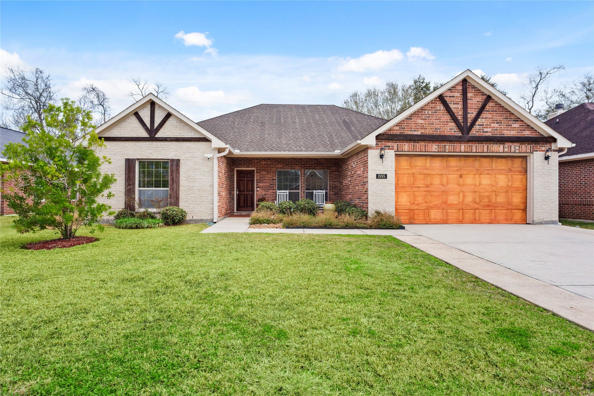 1995 Brentwood Drive, Alvin, TX 77511 1995 Brentwood Drive, Alvin, TX 77511