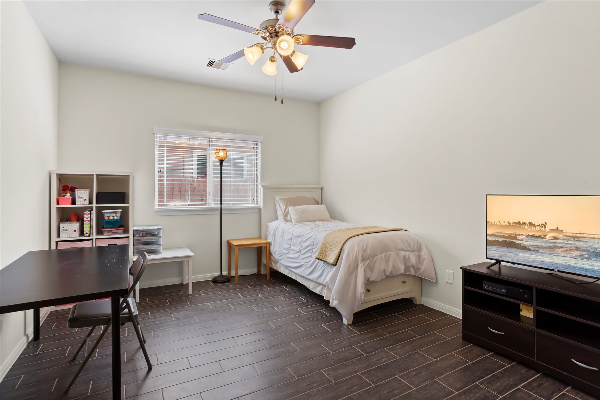 1995 Brentwood Drive, Alvin, TX 77511 1995 Brentwood Drive, Alvin, TX 77511
