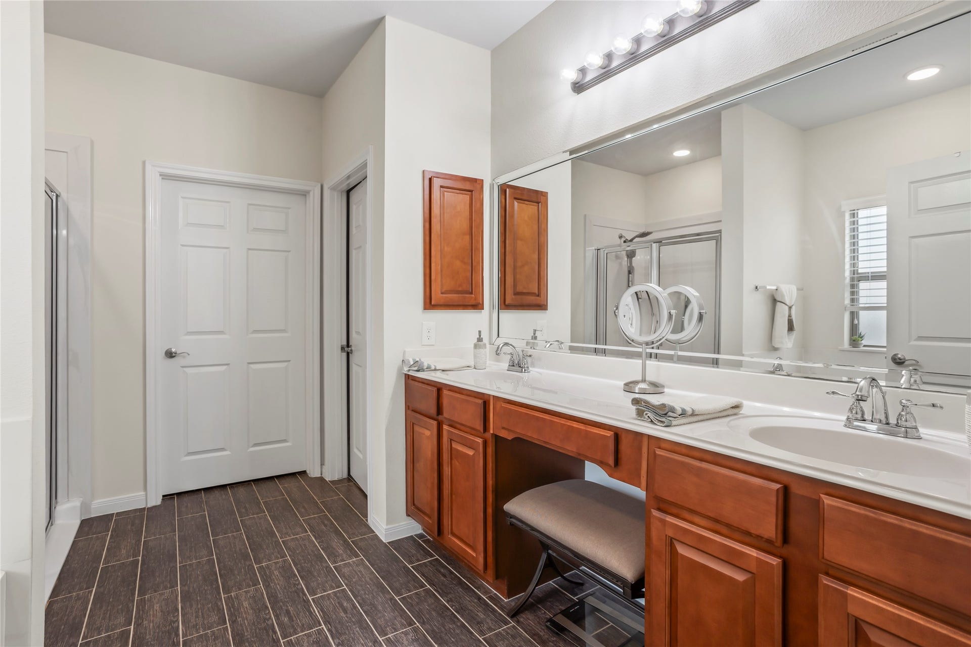 1995 Brentwood Drive, Alvin, TX 77511 1995 Brentwood Drive, Alvin, TX 77511