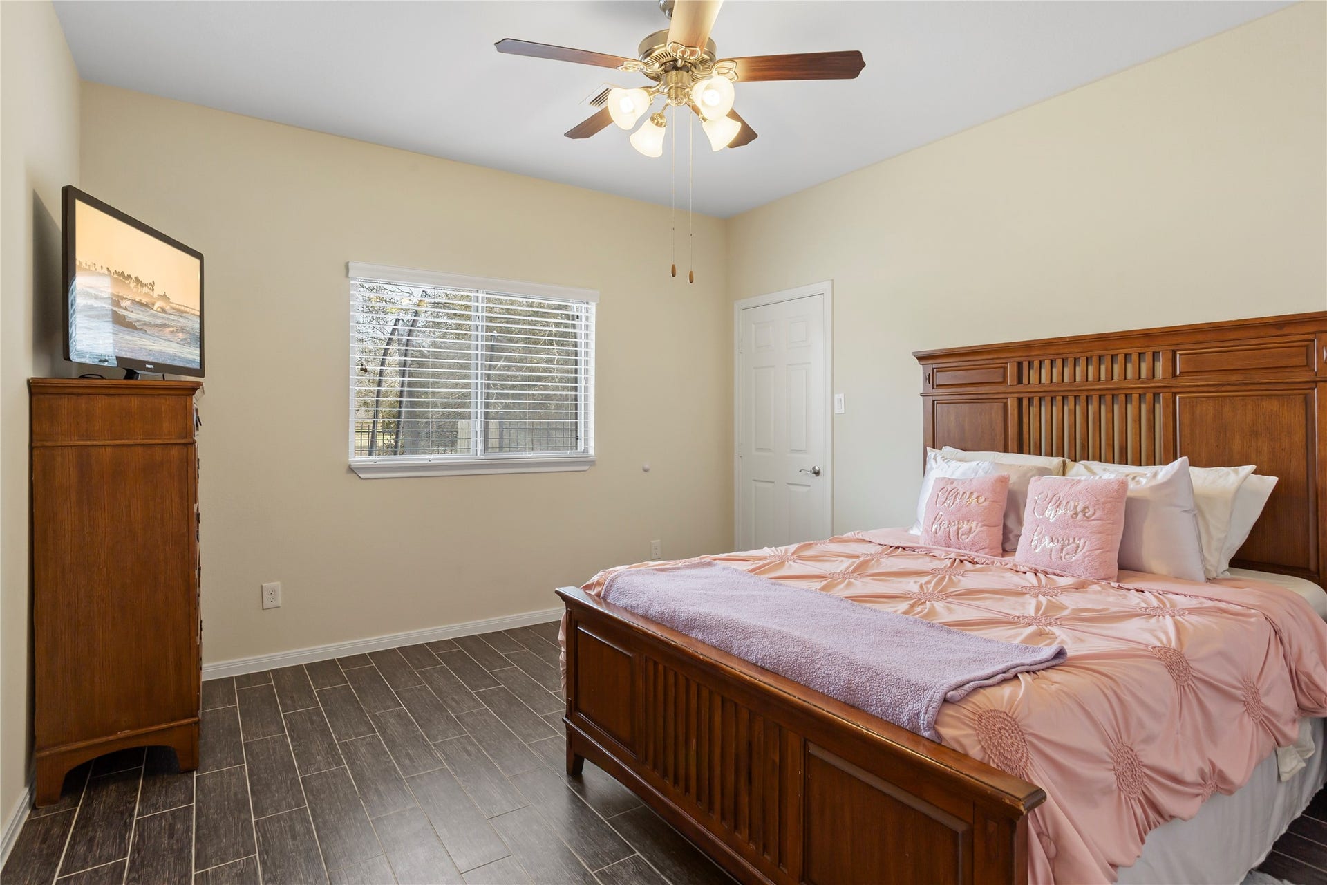 1995 Brentwood Drive, Alvin, TX 77511 1995 Brentwood Drive, Alvin, TX 77511