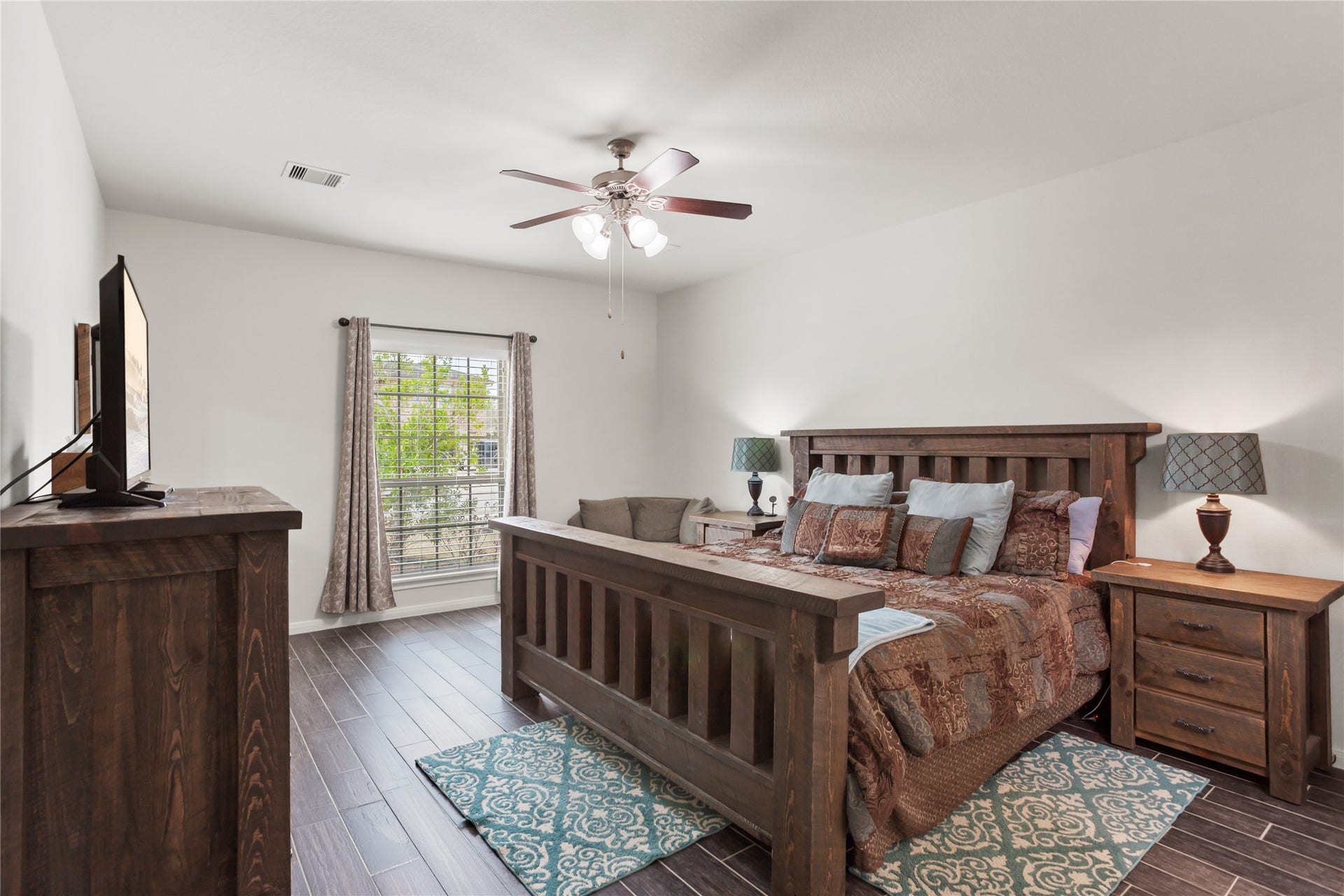 1995 Brentwood Drive, Alvin, TX 77511 1995 Brentwood Drive, Alvin, TX 77511
