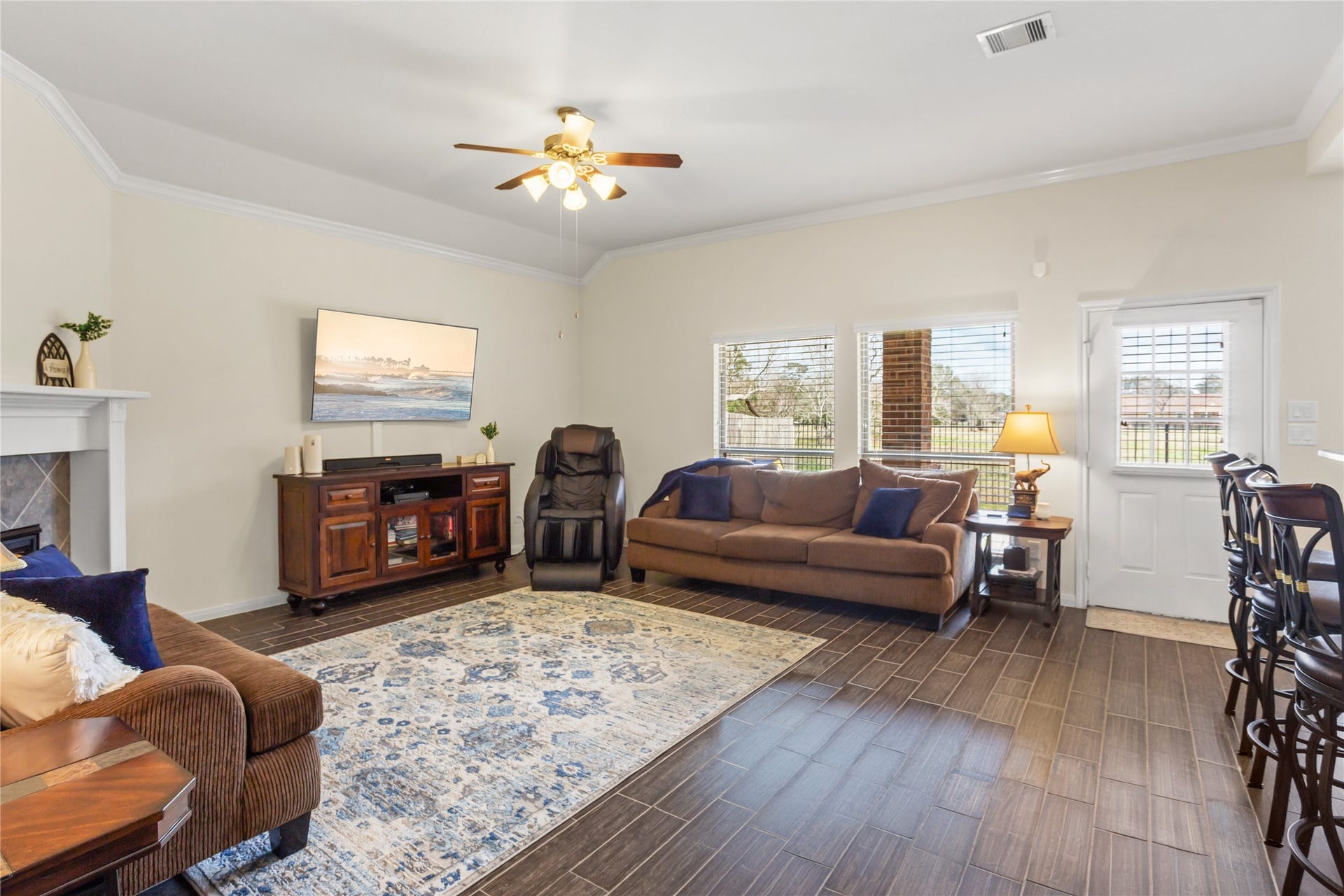 1995 Brentwood Drive, Alvin, TX 77511 1995 Brentwood Drive, Alvin, TX 77511