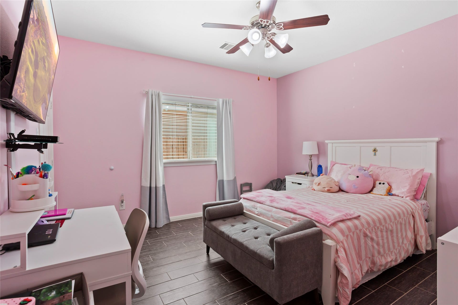 1995 Brentwood Drive, Alvin, TX 77511 1995 Brentwood Drive, Alvin, TX 77511