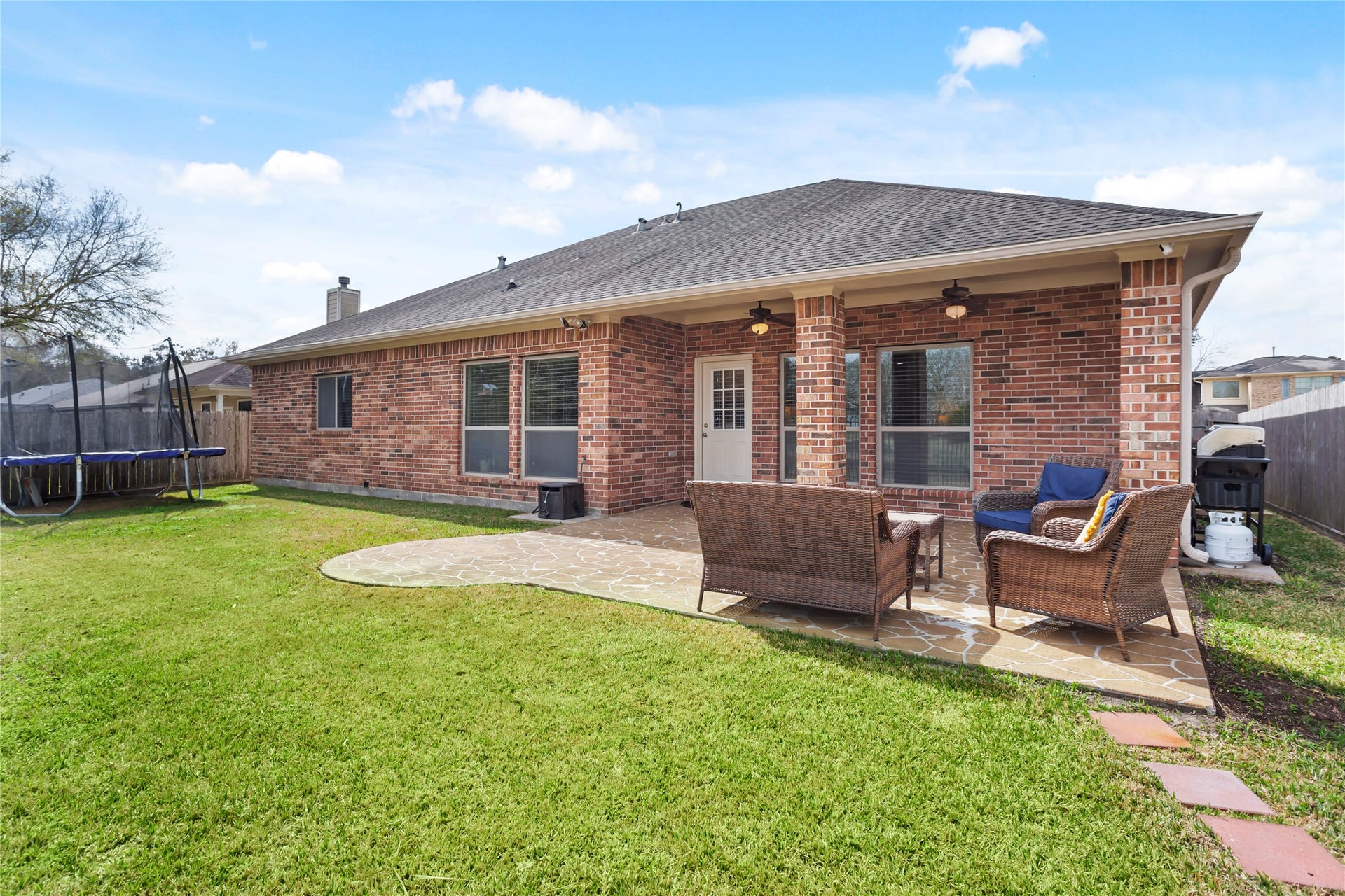1995 Brentwood Drive, Alvin, TX 77511 1995 Brentwood Drive, Alvin, TX 77511