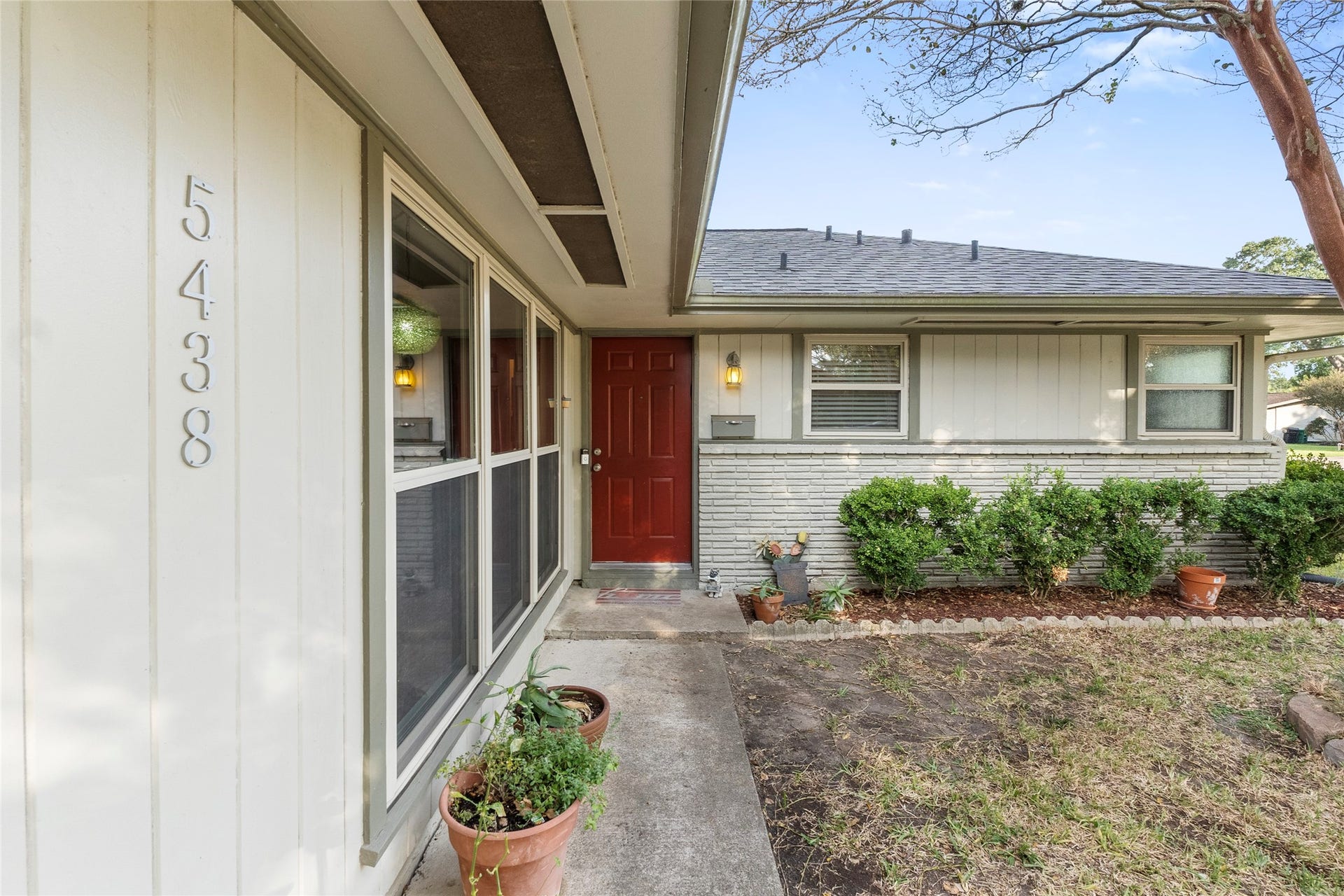 5438 Creekbend Drive, Houston, TX 77096