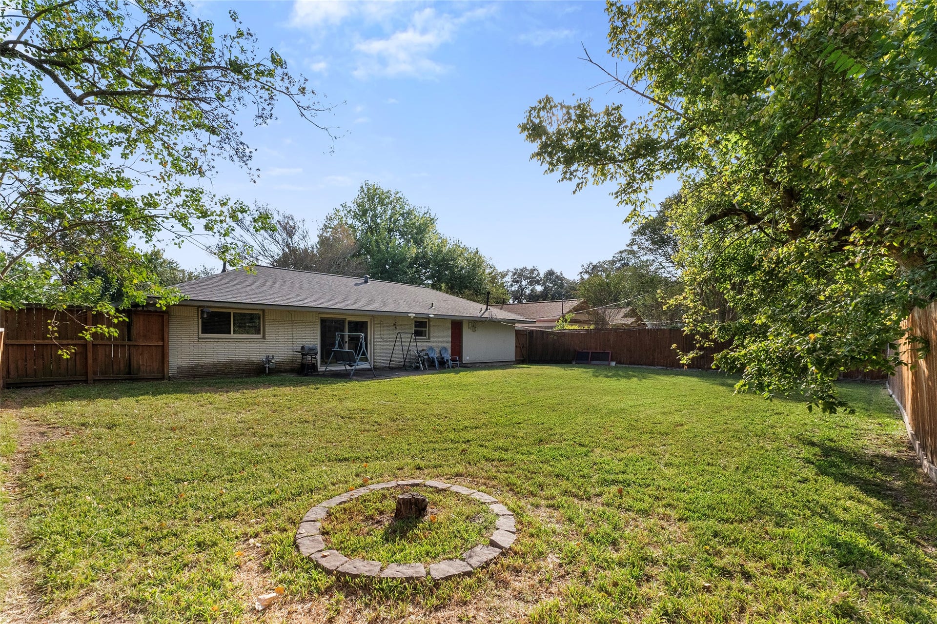 5438 Creekbend Drive, Houston, TX 77096