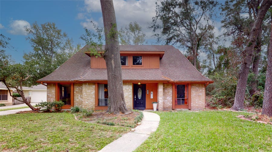 Property photo for 3819 Brook Shadow Drive, Kingwood, TX