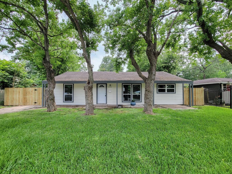 Property photo for 5606 Willow Glen Drive, Houston, TX