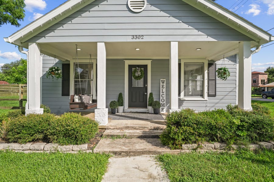 Property photo for 3302 North Avenue, Needville, TX