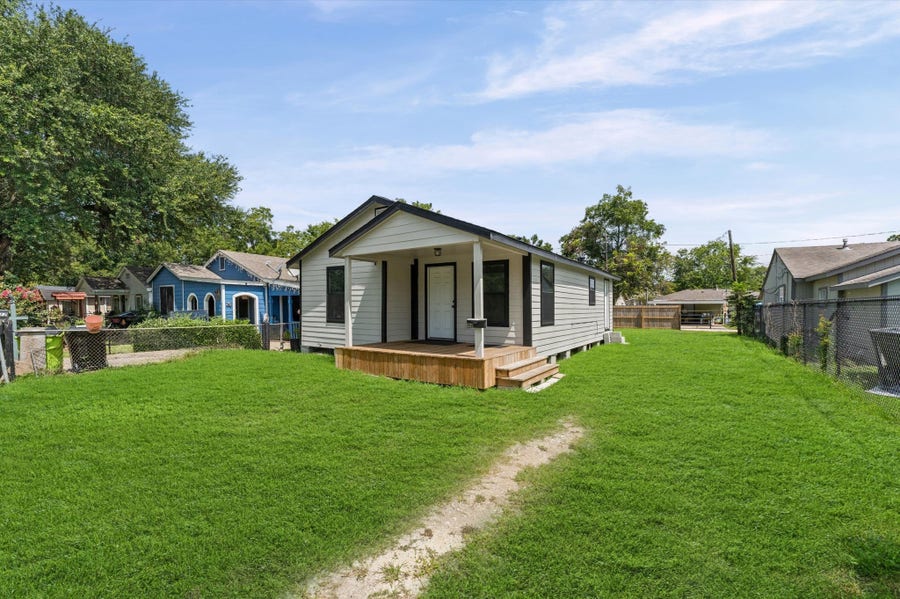 Property photo for 1219 Walnut Avenue, Rosenberg, TX