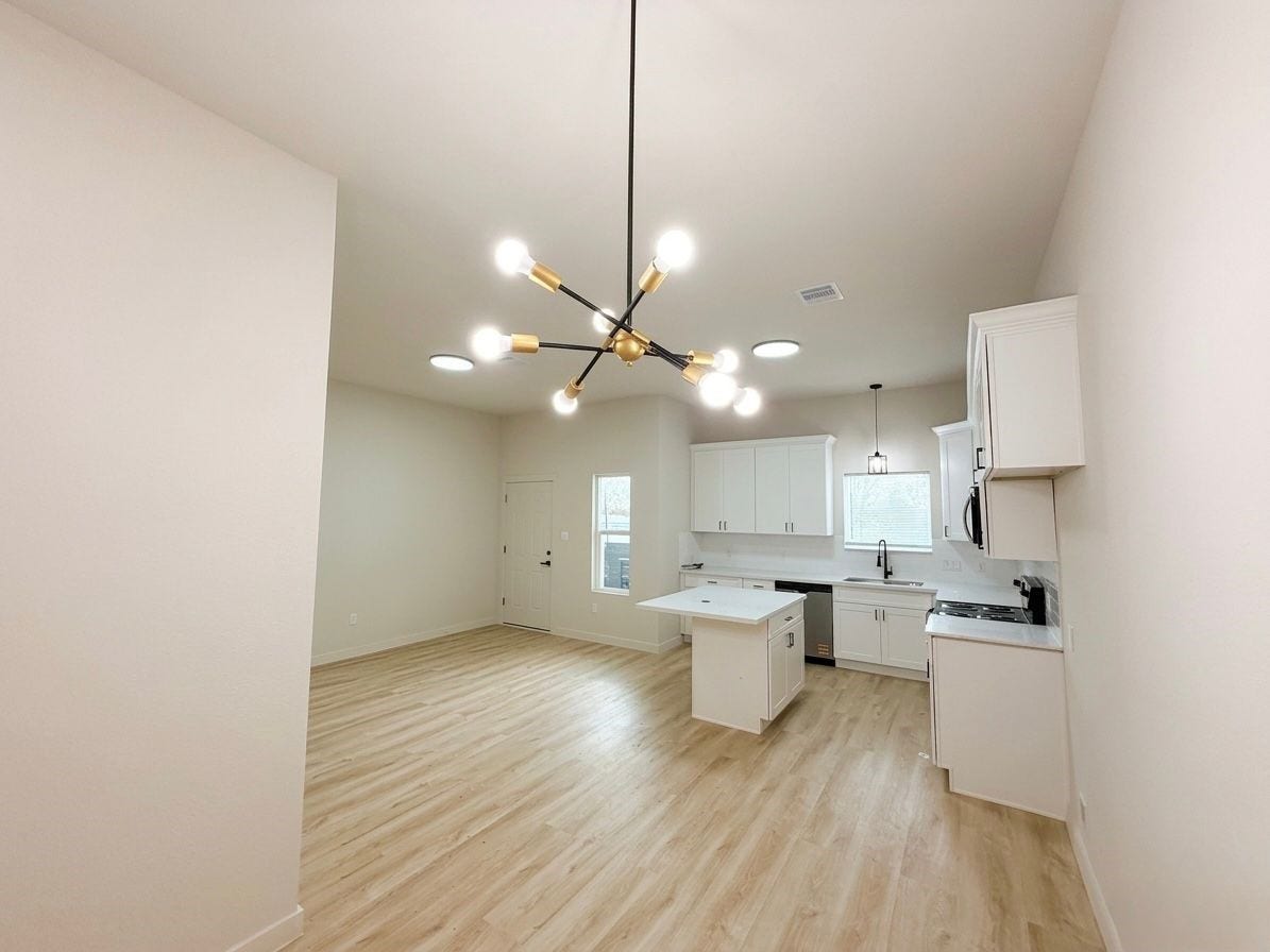 1916 A-B Roosevelt, Houston, TX 77012