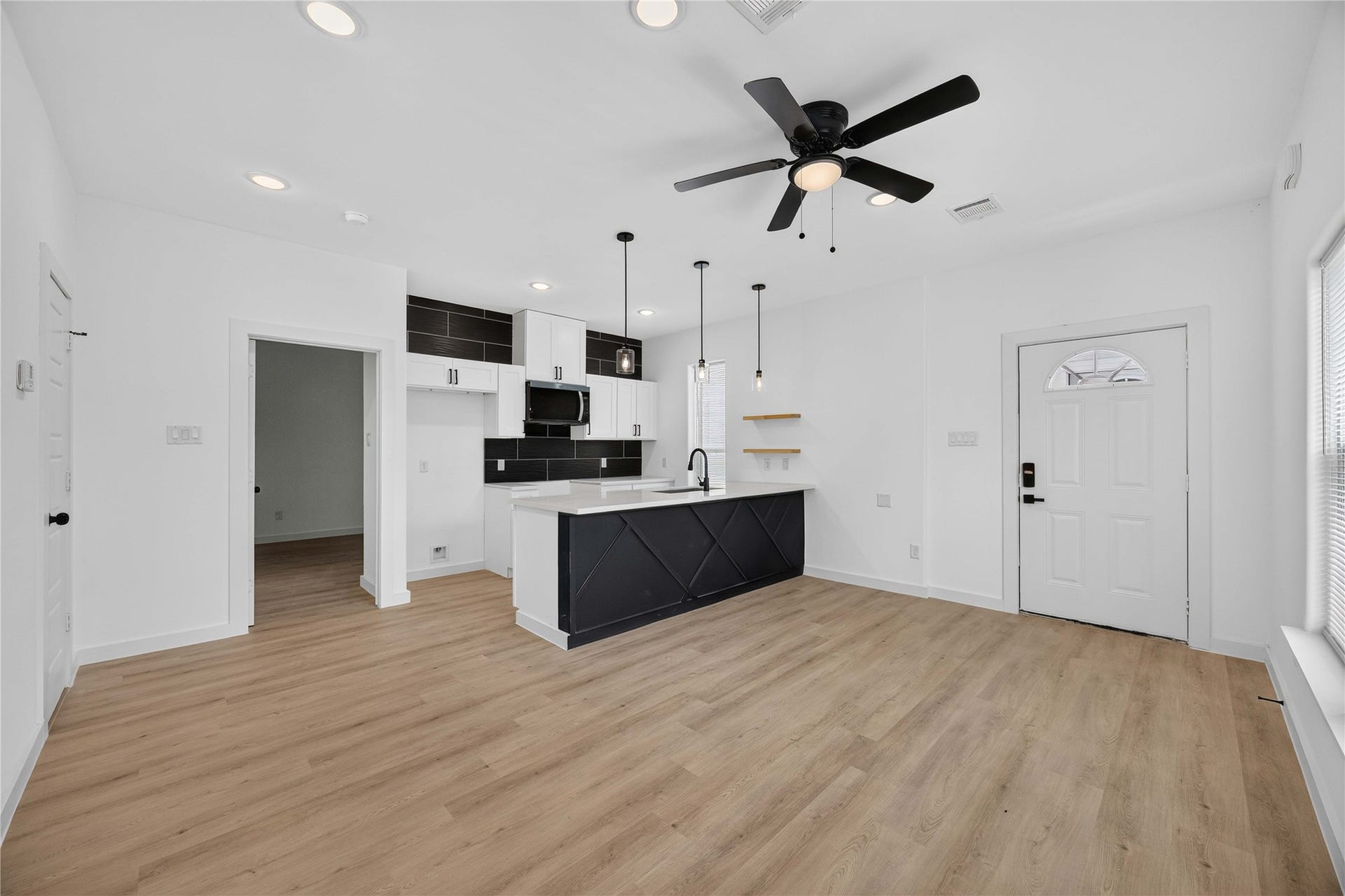 8210 Sterlingshire Street, #A/B, Houston, TX 77078 8210 Sterlingshire Street, #A/B, Houston, TX 77078
