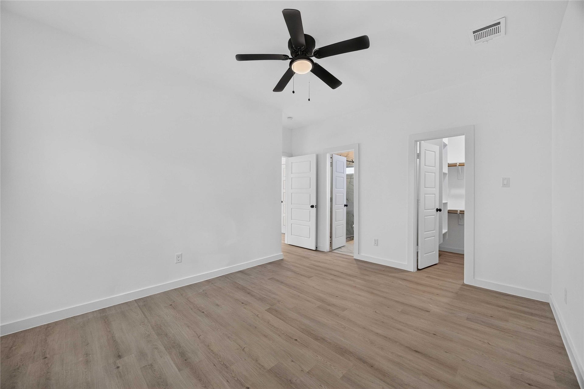 8210 Sterlingshire Street, #A/B, Houston, TX 77078 8210 Sterlingshire Street, #A/B, Houston, TX 77078