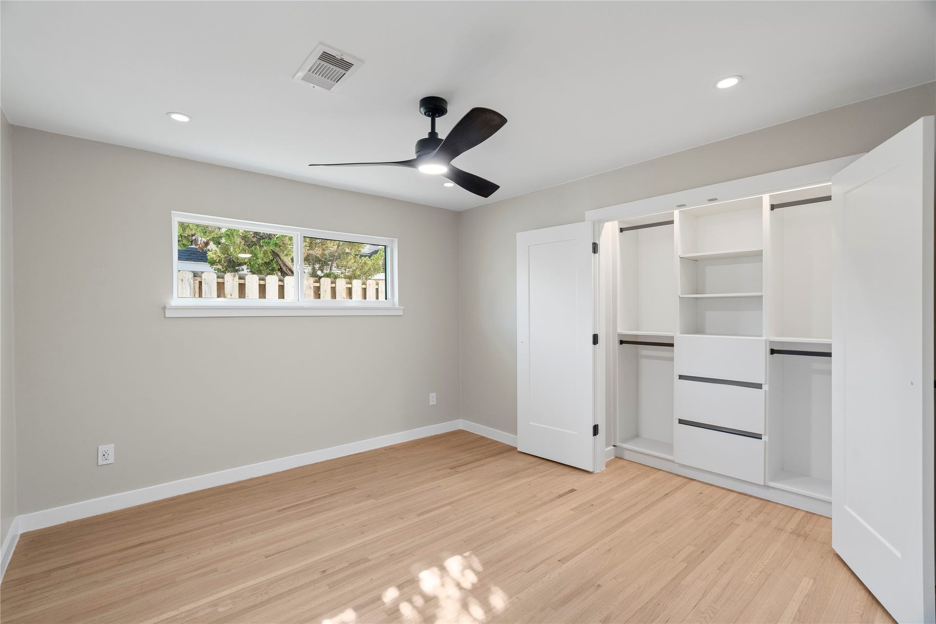 9203 Kapri Lane, Houston, TX 77025 9203 Kapri Lane, Houston, TX 77025