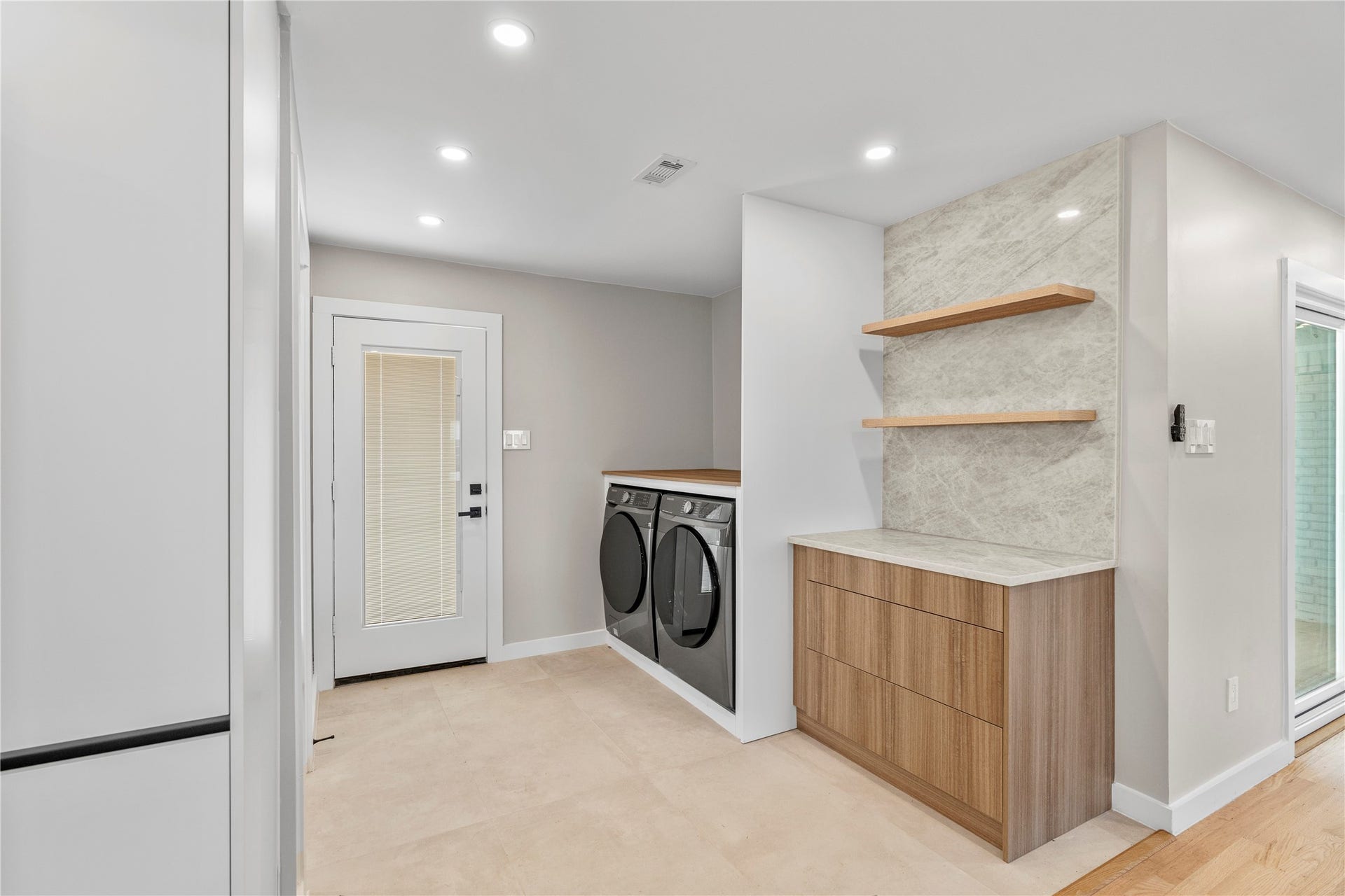 9203 Kapri Lane, Houston, TX 77025 9203 Kapri Lane, Houston, TX 77025