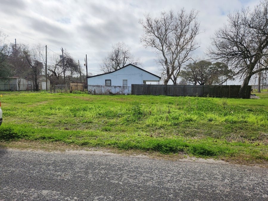 Property photo for 1303 2nd Avenue S, Texas City, TX