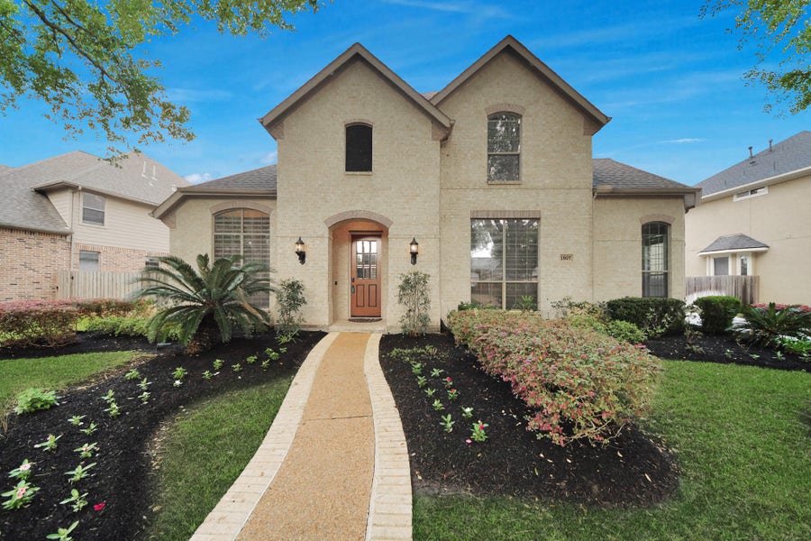 Property photo for 1807 Ravenel Lane, Sugar Land, TX