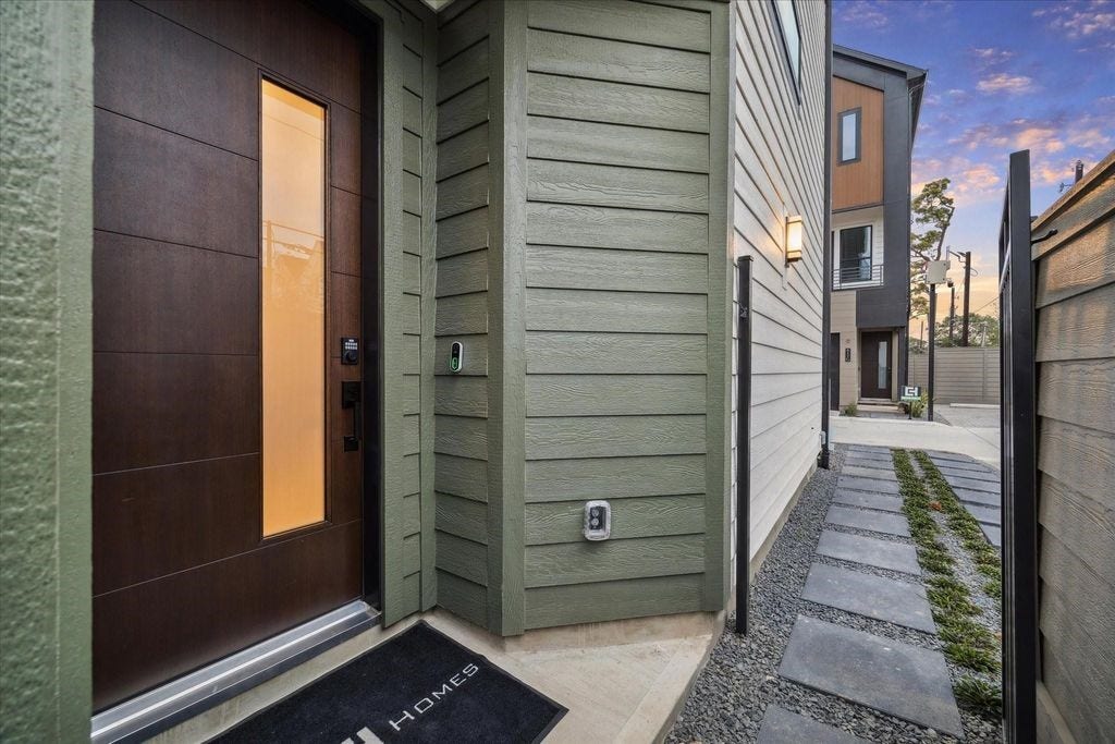811 Thornton Road, #A, Houston, TX 77018 811 Thornton Road, #A, Houston, TX 77018