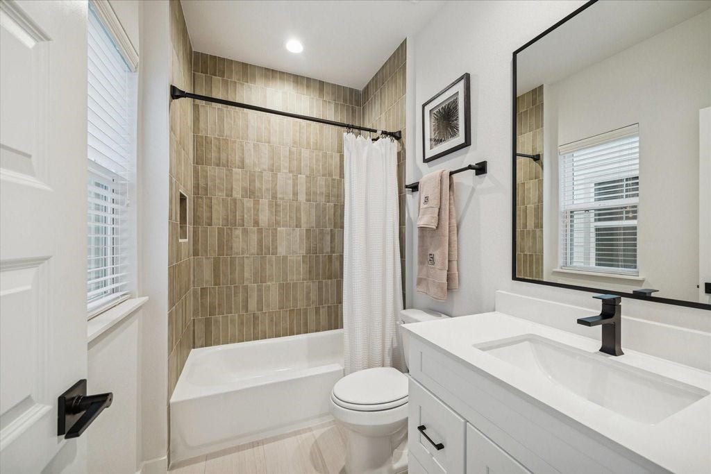 811 Thornton Road, #A, Houston, TX 77018 811 Thornton Road, #A, Houston, TX 77018