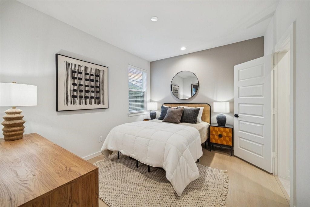 811 Thornton Road, #A, Houston, TX 77018 811 Thornton Road, #A, Houston, TX 77018