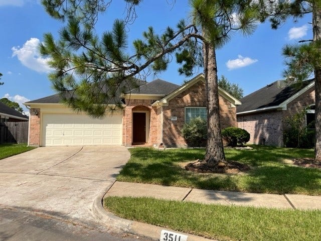 Property photo for 3511 Paigewood Drive, Pearland, TX