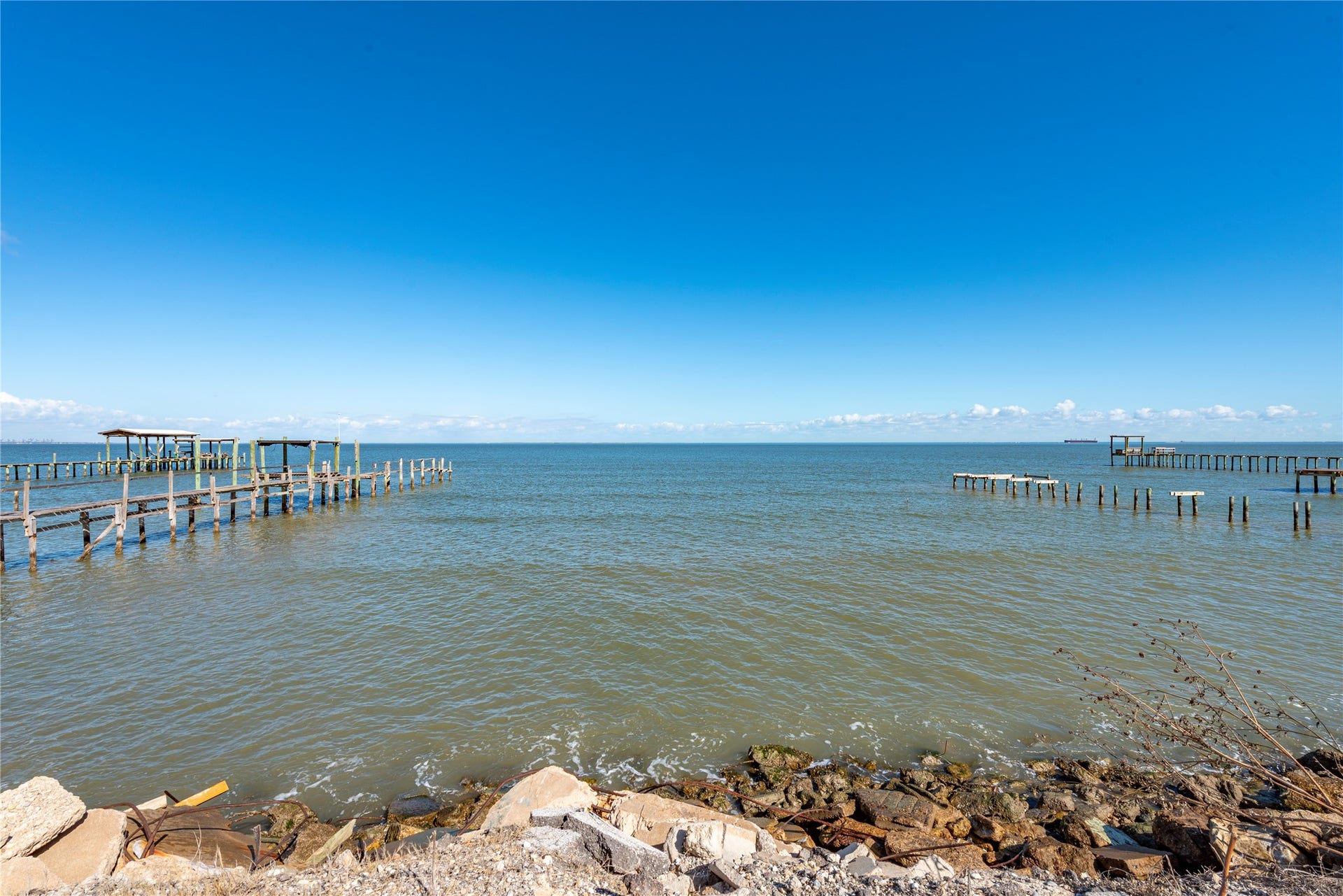 2225 Avenue A, San Leon, TX 77539 2225 Avenue A, San Leon, TX 77539